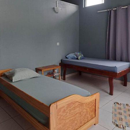 Laure Hebergement Loue Des Lits En Dortoir Hostel Faaa Εξωτερικό φωτογραφία
