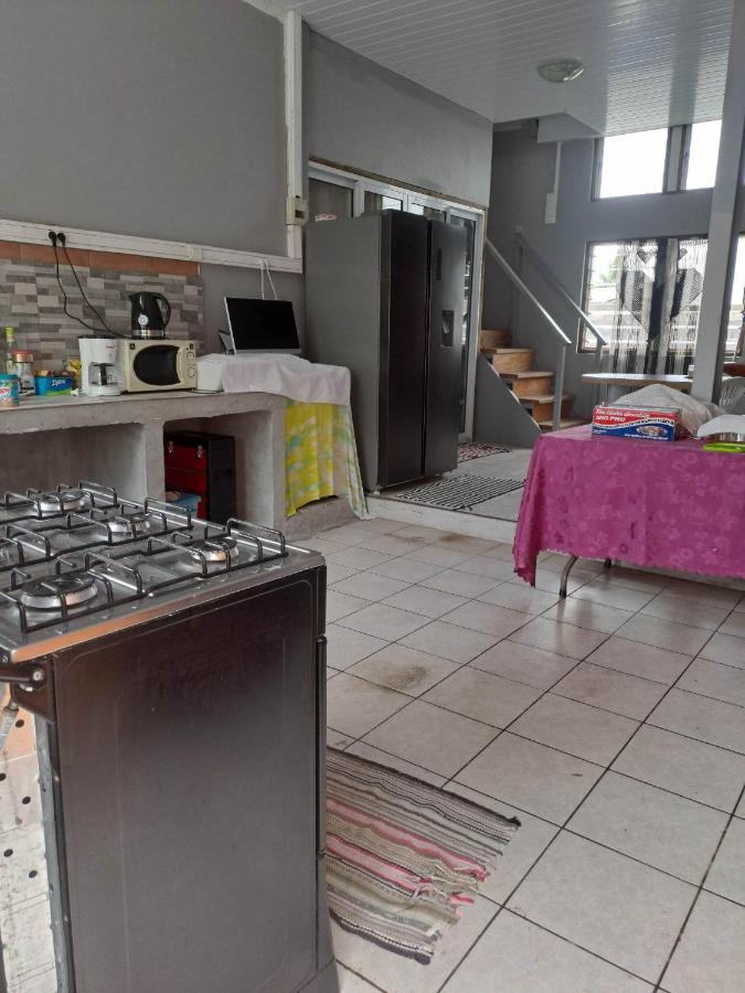 Laure Hebergement Loue Des Lits En Dortoir Hostel Faaa Εξωτερικό φωτογραφία